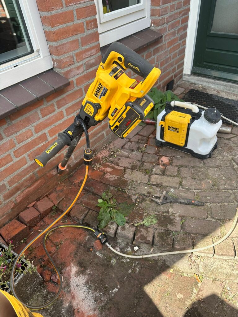 Kruipruimte ventilatie gaten boren in Zwolle